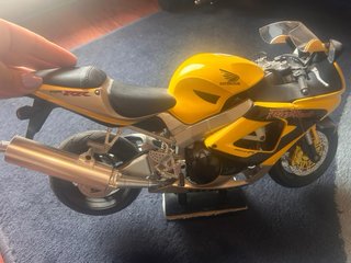Modellino Moto Honda CBR Gialla