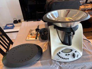 Thermomix TM31 con accesorios y bolsa