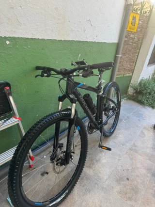 Bicicleta Rockrider MTB Negra y Azul