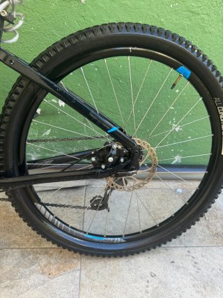 Bicicleta Rockrider MTB Negra y Azul