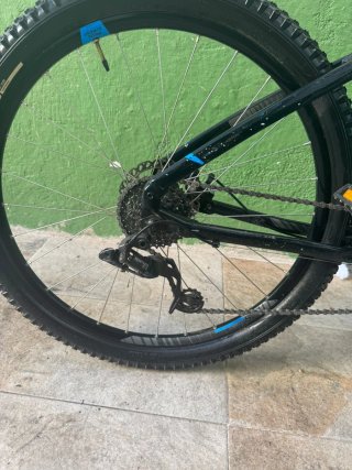 Bicicleta Rockrider MTB Negra y Azul
