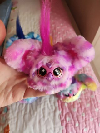 4 muñecos Furby