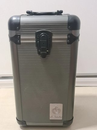 Maleta de transporte metálica y plástica