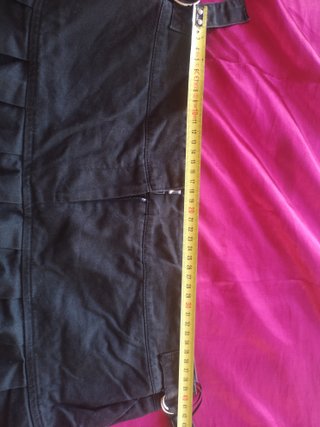 Falda corta negra plisada T42