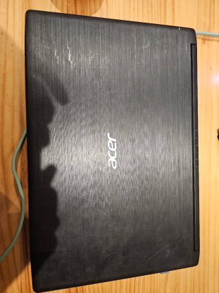 Acer Aspire 3 i5 8th Gen 128GB SSD sin cargador