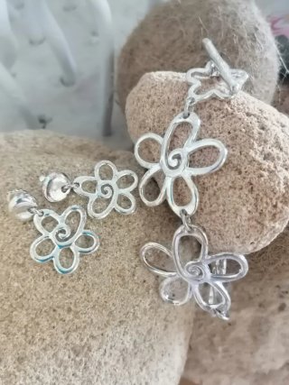 Conjunto bisutería fina  flores plata