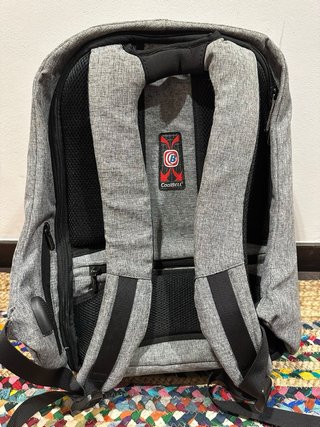 Mochila Antirrobo Gris y Negra