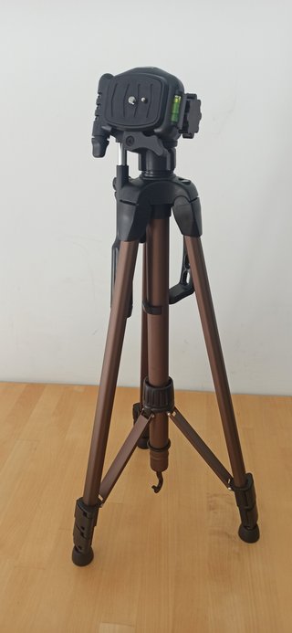 Trípode para cámara réflex + funda