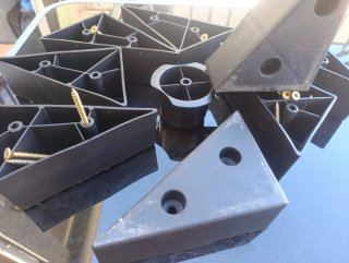 Patas para Sofá Negras (Plástico)