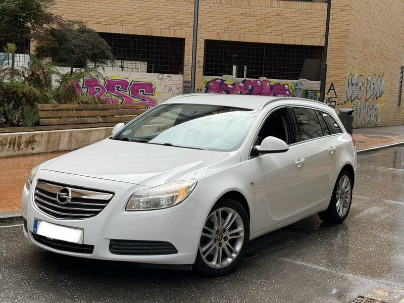 Opel Insignia 2012 - foto 1