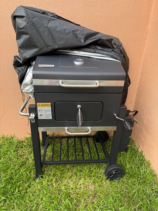 Barbacoa de carbón Kesser nueva