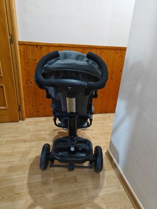 Triciclo para bebé kinderfkraft gris