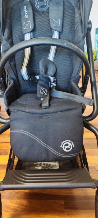 Silla de paseo Cybex Eezy S Twist Negra
