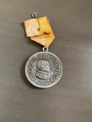 Medalla Congreso Eucarístico Internacional Barna