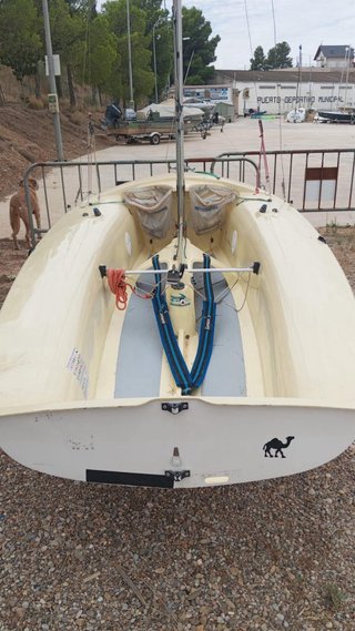Barco Velero 420