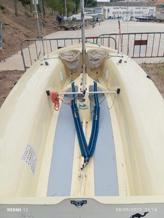 Barco Velero 420
