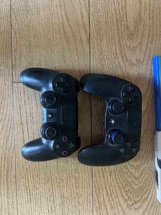 PS4 Slim 500GB + 2 Mandos + 5 Juegos