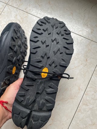 Zapatos negros de ante y piel