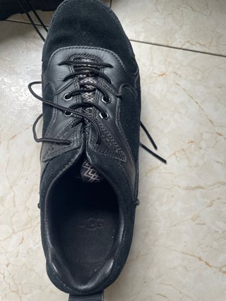 Zapatos negros de ante y piel
