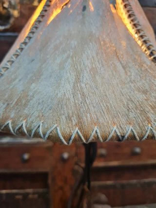 Lámpara rústica forja y fibra artesanal