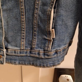 Cazadora vaquera Bershka desgastada Talla M