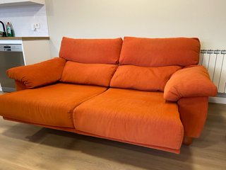 Sofá 2 plazas extensible naranja