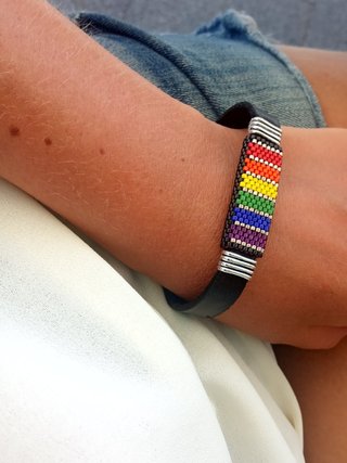 Pulsera Cuero Arcoíris Hecha a Mano
