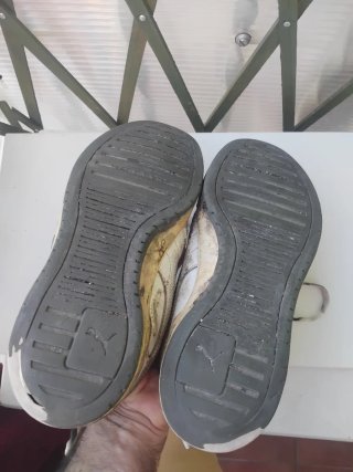 Deportivas Puma Blancas y Grises Usadas