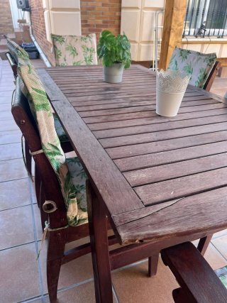 Conjunto mesa y sillas madera jardín