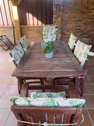 Conjunto mesa y sillas madera jardín