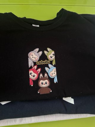 Chaqueta Sonic y lote de ropa