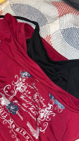 Camiseta roja y negra S o M