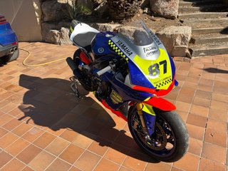 Yamaha R1 M Circuito documentada