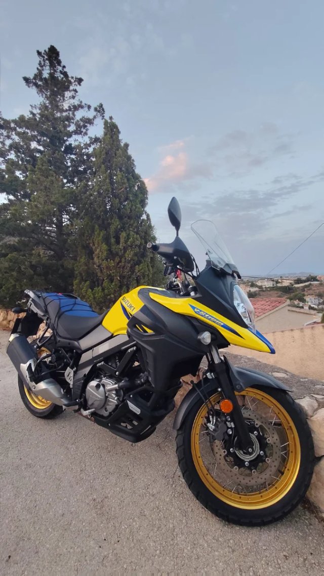 Suzuki V Strom