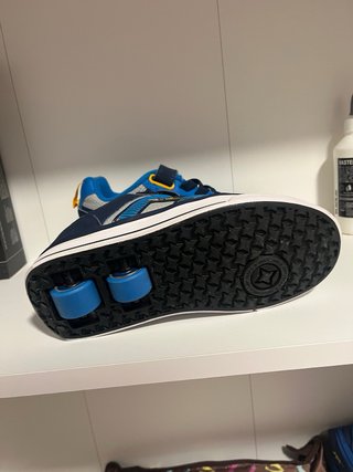 Zapatos con ruedas Heelys azules y grises