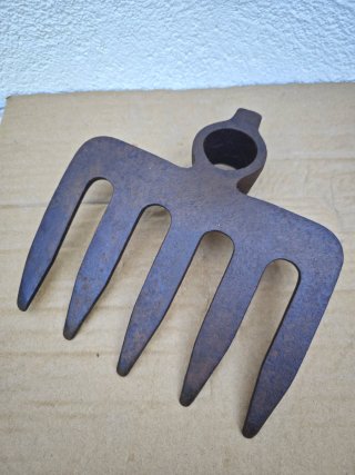 Azada Bellota Forjada con 5 dientes