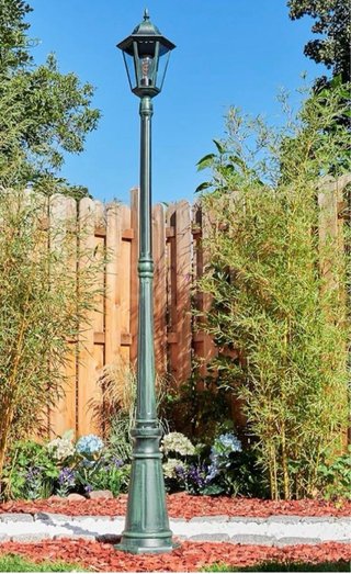 Lámpara de jardín negra y verde