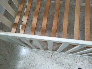 Cuna blanca de madera