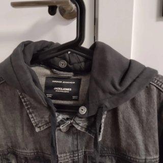 Chaqueta vaquera Jack & Jones gris capucha