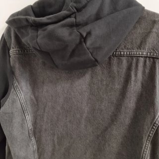 Chaqueta vaquera Jack & Jones gris capucha