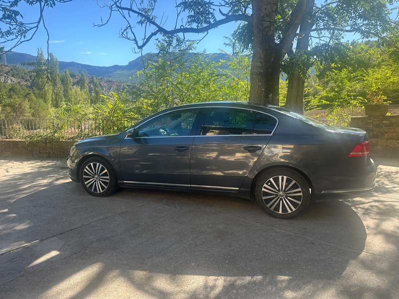 Volkswagen Passat 2014 - foto 1