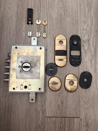 Kit Cerradura Dierre con Llaves y Escudos