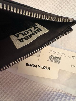 Cartera Bimba y Lola negra efecto tornasolado