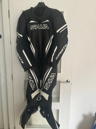Mono de moto SHUA Infinity negro