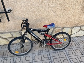 Bicicleta Topbike Negra y Roja