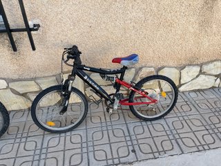 Bicicleta Topbike Negra y Roja