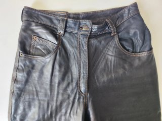 Pantalones de cuero vintage negros