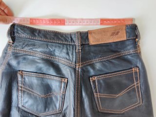 Pantalones de cuero vintage negros