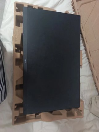 Monitor LG UltraGear 24 180Hz (Pannello Rotto)