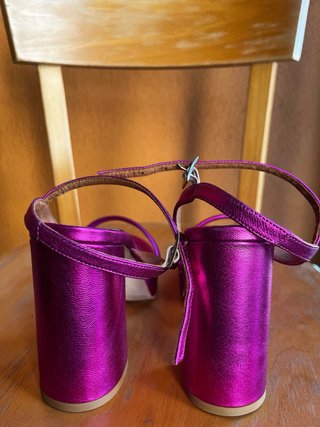 Sandalias fiesta fucsia metalizado Ángel Alarcón